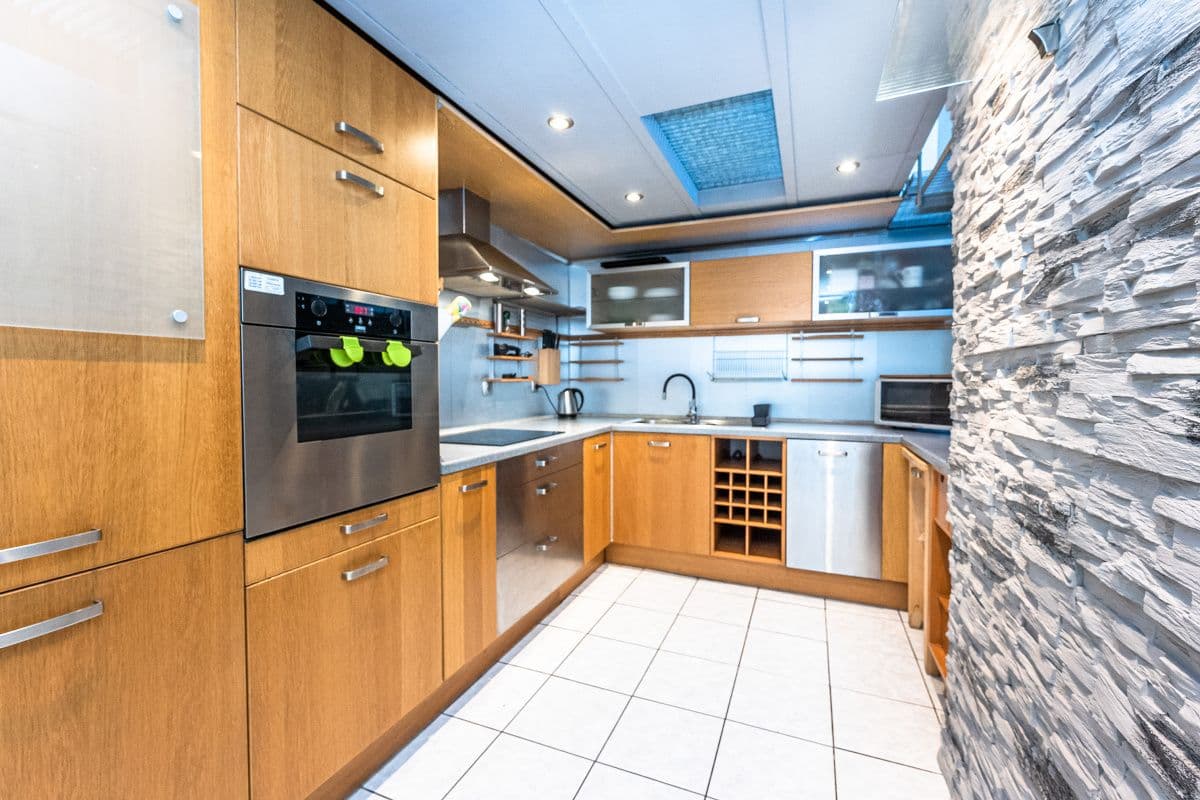 3 bedroom with open-plan kitchen flat to rent, 126 m², Vltavská, Prague, Prague 3 bedroom with open-plan kitchen flat to rent, 126 m², Vltavská, Prague, Prague