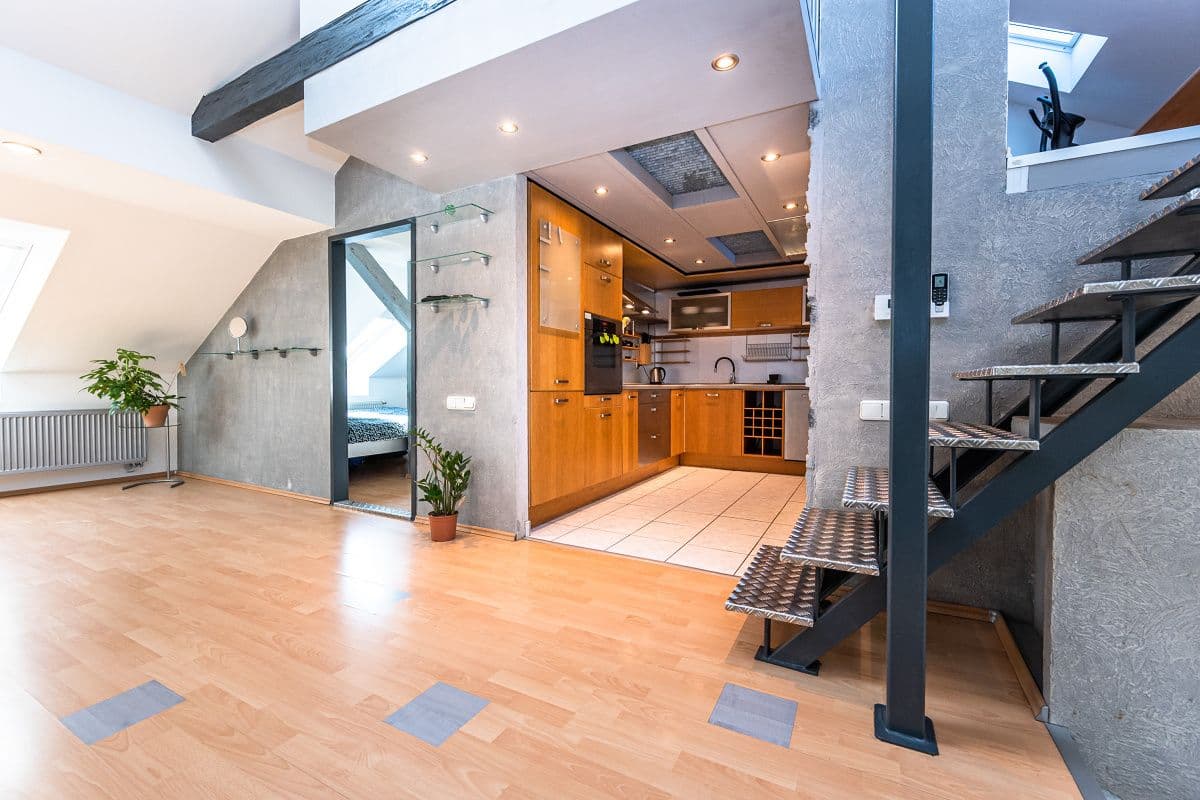 3 bedroom with open-plan kitchen flat to rent, 126 m², Vltavská, Prague, Prague 3 bedroom with open-plan kitchen flat to rent, 126 m², Vltavská, Prague, Prague