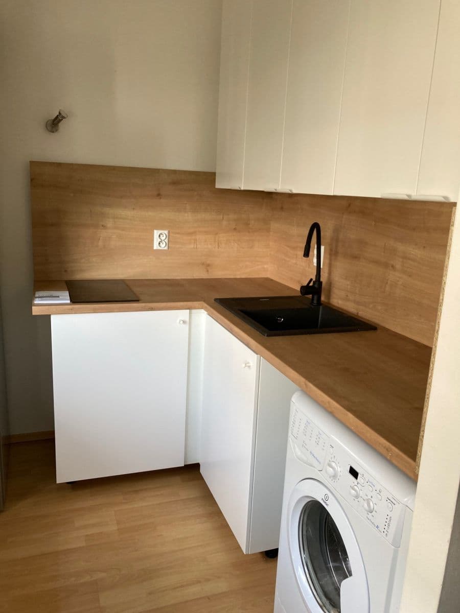 Studio flat to rent, 40 m², Březnická, Zlín, Zlínský Region Studio flat to rent, 40 m², Březnická, Zlín, Zlínský Region