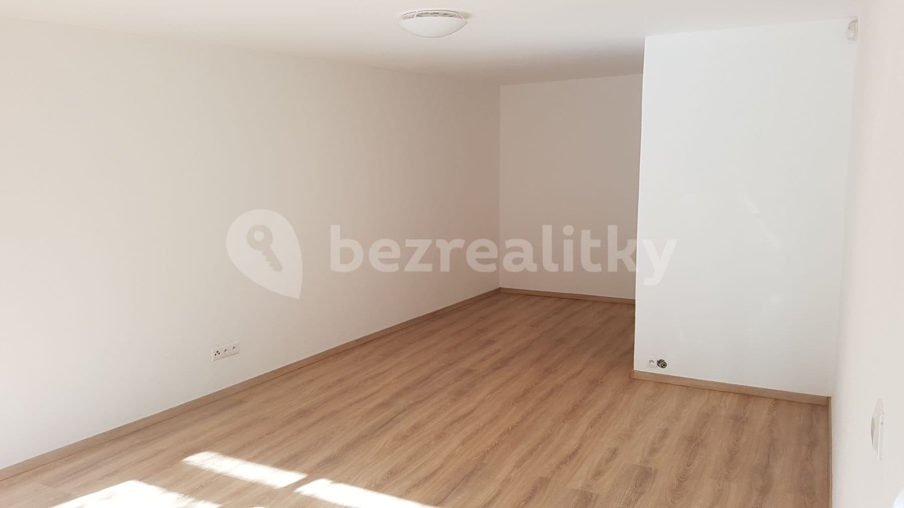 1 bedroom flat to rent, 54 m², Na Fialce I, Prague, Prague 1 bedroom flat to rent, 54 m², Na Fialce I, Prague, Prague