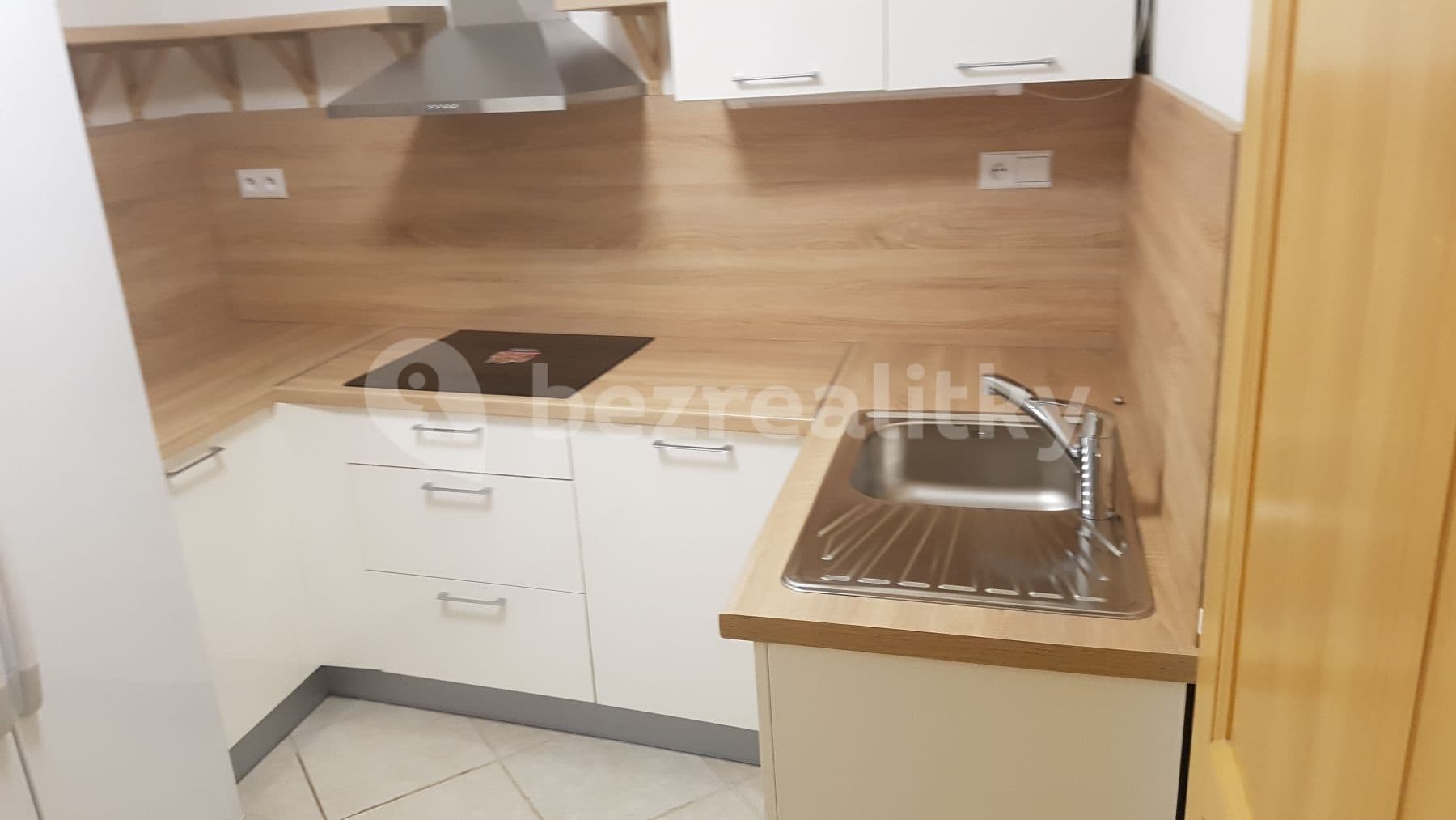 1 bedroom flat to rent, 54 m², Na Fialce I, Prague, Prague 1 bedroom flat to rent, 54 m², Na Fialce I, Prague, Prague