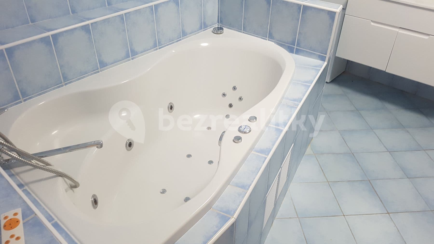 1 bedroom flat to rent, 54 m², Na Fialce I, Prague, Prague 1 bedroom flat to rent, 54 m², Na Fialce I, Prague, Prague