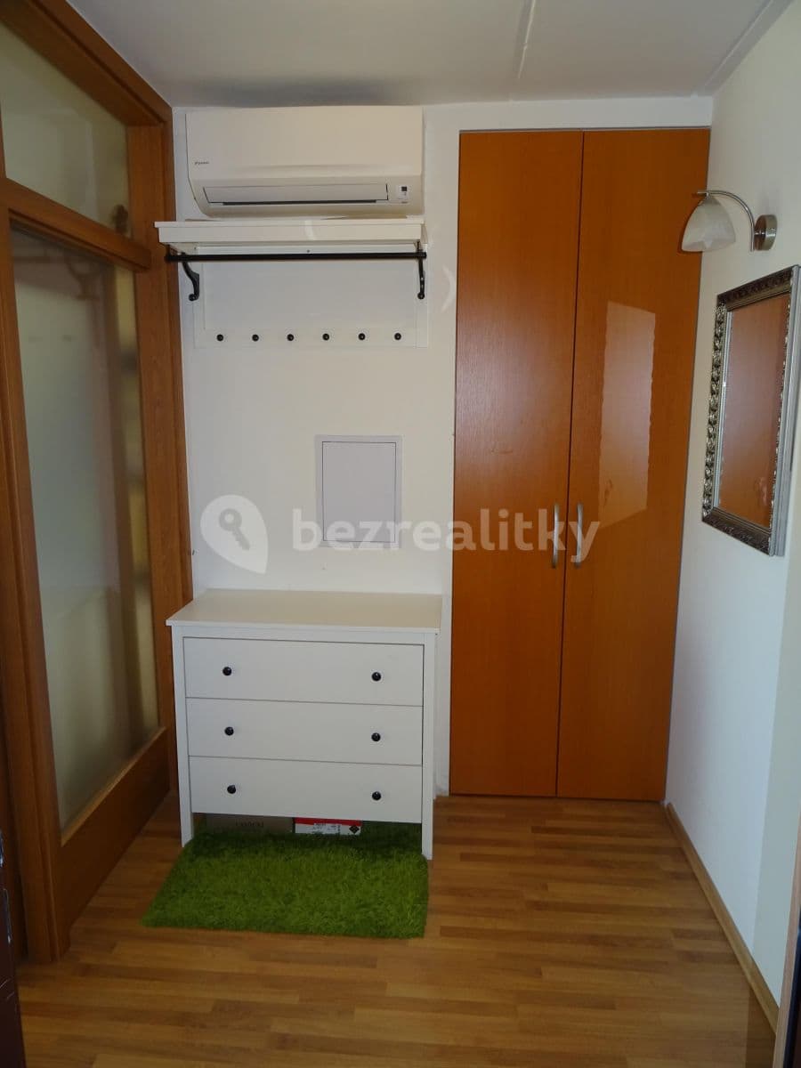 2 bedroom with open-plan kitchen flat to rent, 75 m², Mrkvičkova, Prague, Prague 2 bedroom with open-plan kitchen flat to rent, 75 m², Mrkvičkova, Prague, Prague