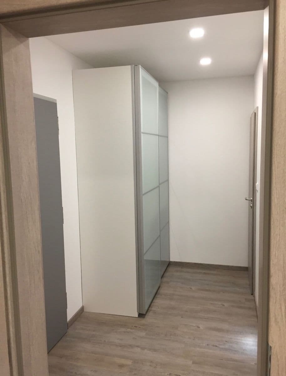 1 bedroom with open-plan kitchen flat to rent, 48 m², Komenského náměstí, Říčany, Středočeský Region 1 bedroom with open-plan kitchen flat to rent, 48 m², Komenského náměstí, Říčany, Středočeský Region