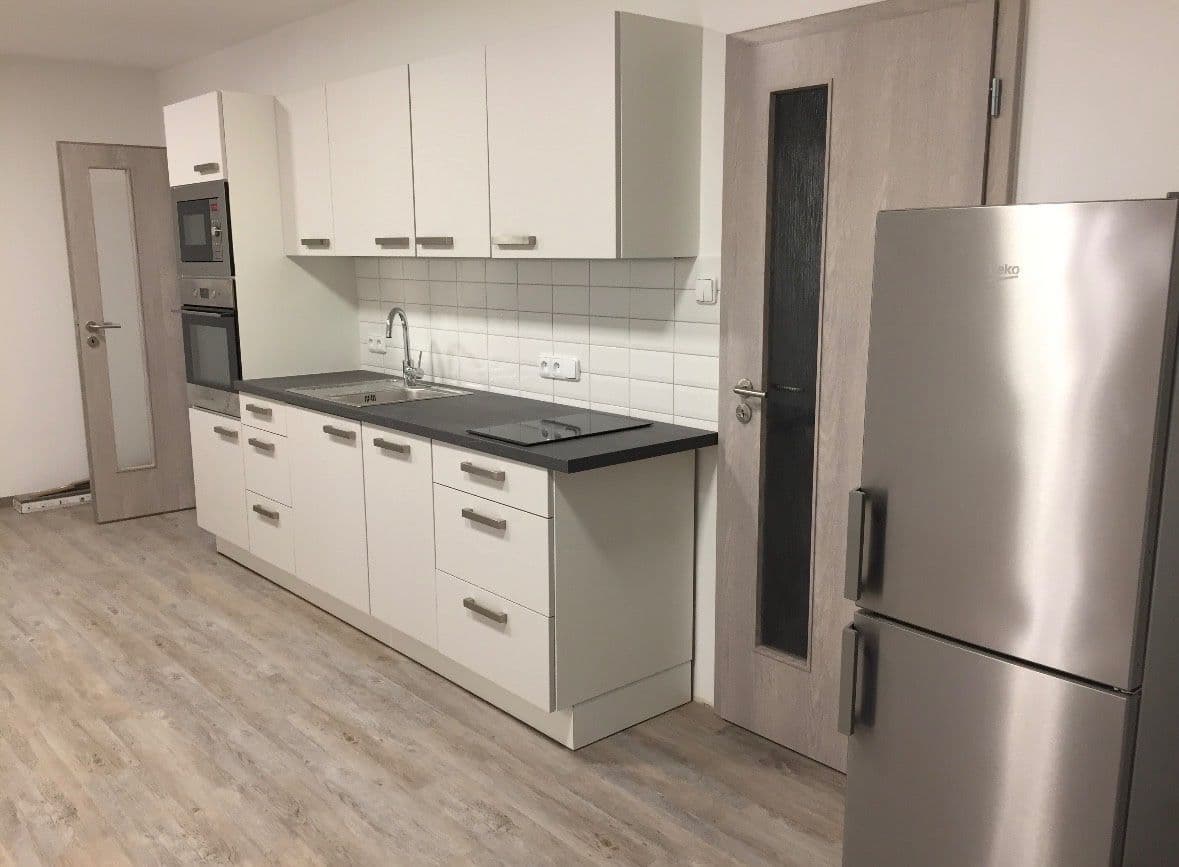 1 bedroom with open-plan kitchen flat to rent, 48 m², Komenského náměstí, Říčany, Středočeský Region 1 bedroom with open-plan kitchen flat to rent, 48 m², Komenského náměstí, Říčany, Středočeský Region