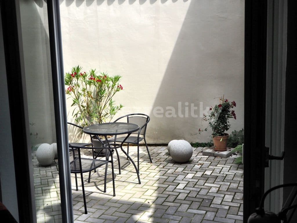 Studio flat to rent, 31 m², Mariánské náměstí, Brandýs nad Labem-Stará Boleslav, Středočeský Region Studio flat to rent, 31 m², Mariánské náměstí, Brandýs nad Labem-Stará Boleslav, Středočeský Region