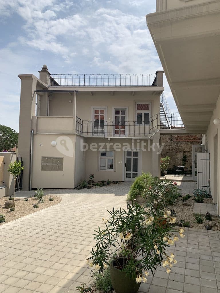 Studio flat to rent, 31 m², Mariánské náměstí, Brandýs nad Labem-Stará Boleslav, Středočeský Region Studio flat to rent, 31 m², Mariánské náměstí, Brandýs nad Labem-Stará Boleslav, Středočeský Region