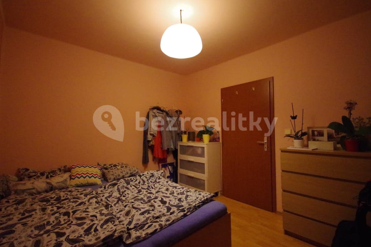 1 bedroom with open-plan kitchen flat to rent, 37 m², Veverkova, Hradec Králové, Královéhradecký Region