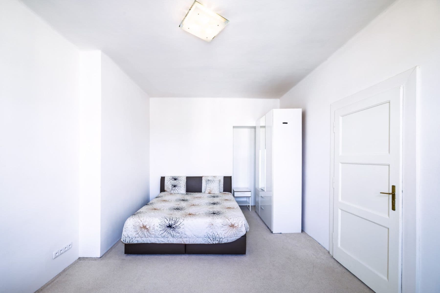 1 bedroom flat to rent, 48 m², Laubova, Prague, Prague 1 bedroom flat to rent, 48 m², Laubova, Prague, Prague