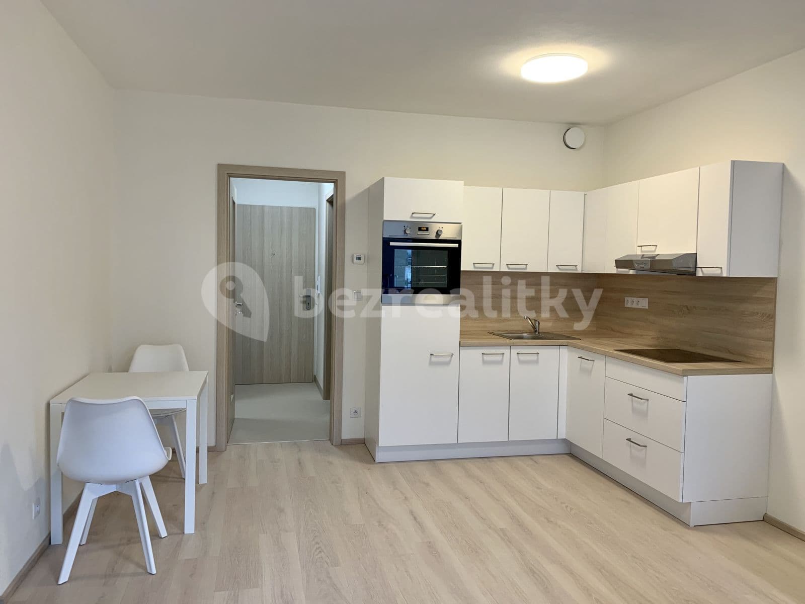 1 bedroom with open-plan kitchen flat to rent, 52 m², Mantovská, Prague, Prague 1 bedroom with open-plan kitchen flat to rent, 52 m², Mantovská, Prague, Prague