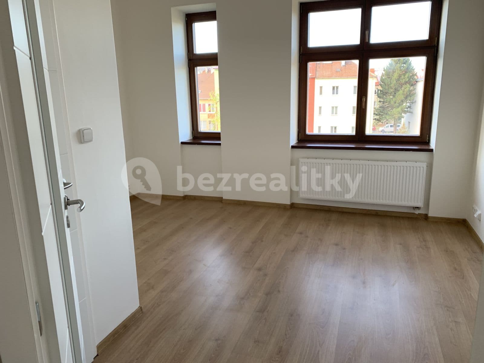 3 bedroom with open-plan kitchen flat to rent, 126 m², Šmejkalova, Brno, Jihomoravský Region 3 bedroom with open-plan kitchen flat to rent, 126 m², Šmejkalova, Brno, Jihomoravský Region