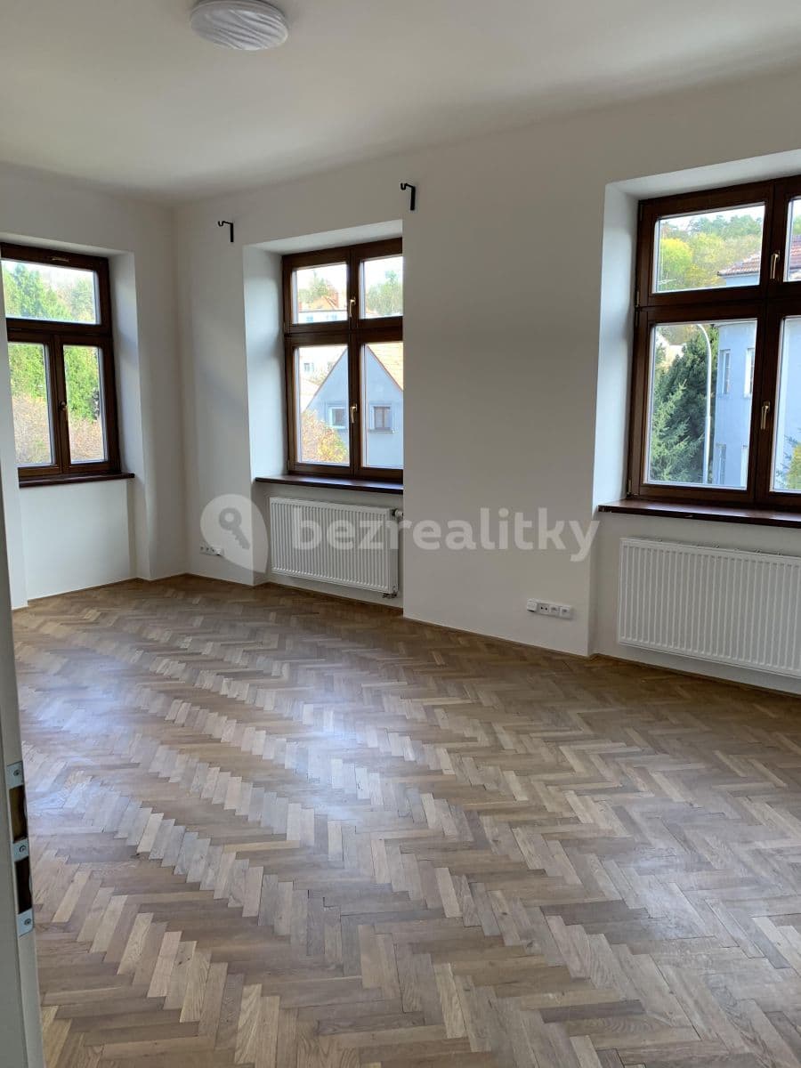 3 bedroom with open-plan kitchen flat to rent, 126 m², Šmejkalova, Brno, Jihomoravský Region 3 bedroom with open-plan kitchen flat to rent, 126 m², Šmejkalova, Brno, Jihomoravský Region