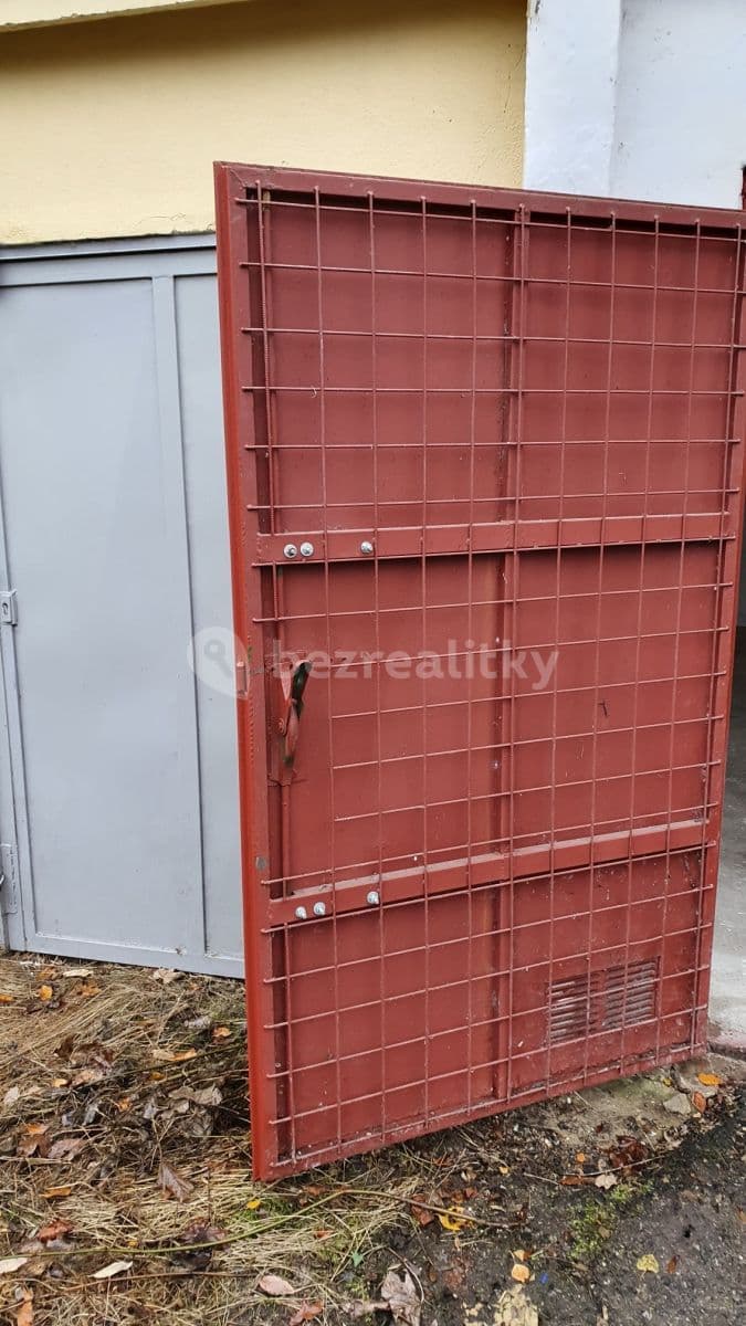 garage to rent, 18 m², Pod Petřinami, Prague, Prague garage to rent, 18 m², Pod Petřinami, Prague, Prague