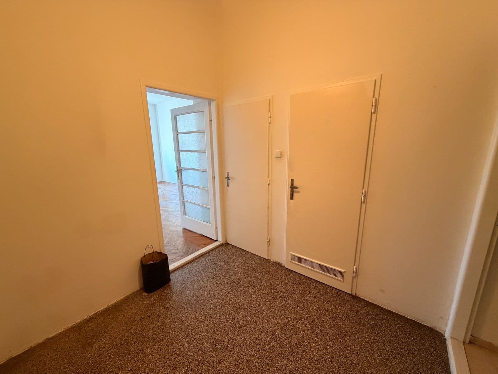 1 bedroom with open-plan kitchen flat to rent, 55 m², Kandertova, Prague, Prague 1 bedroom with open-plan kitchen flat to rent, 55 m², Kandertova, Prague, Prague