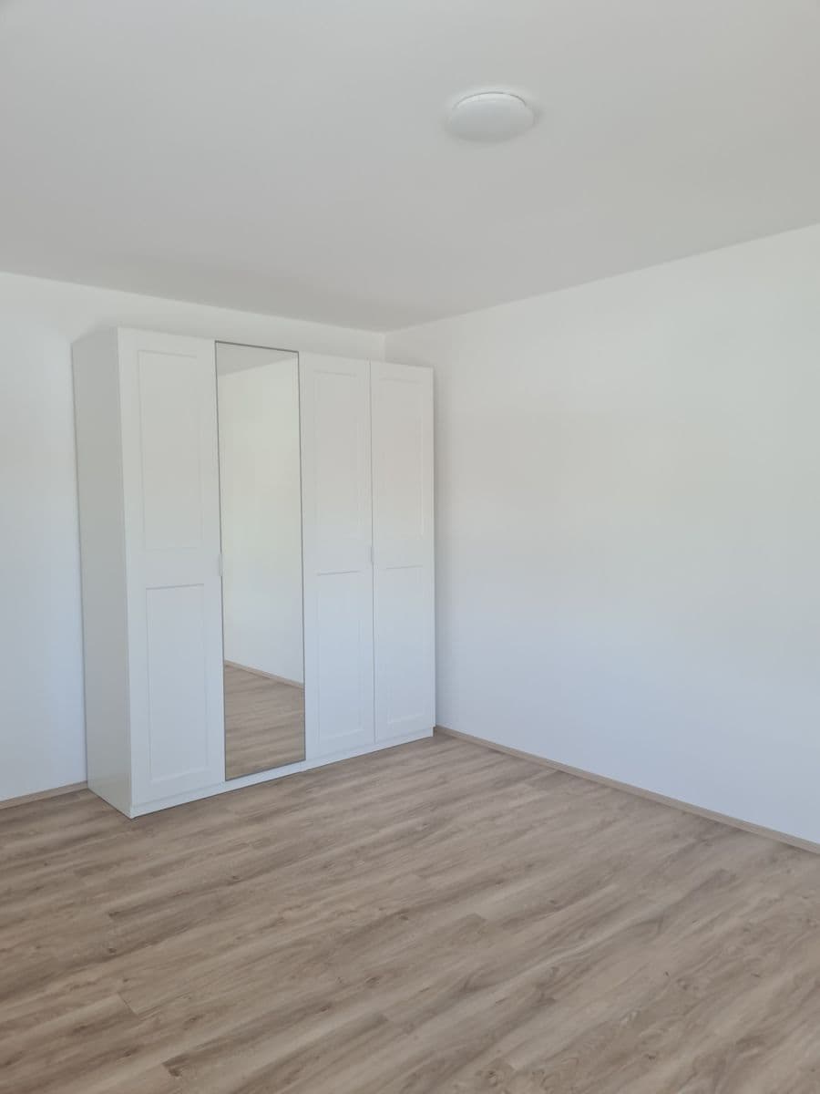 1 bedroom with open-plan kitchen flat to rent, 64 m², Makedonská, Prague, Prague 1 bedroom with open-plan kitchen flat to rent, 64 m², Makedonská, Prague, Prague