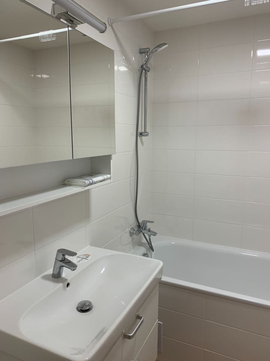 3 bedroom flat to rent, 68 m², Nevanova, Prague, Prague 3 bedroom flat to rent, 68 m², Nevanova, Prague, Prague