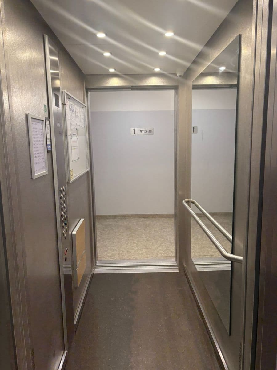 3 bedroom flat to rent, 68 m², Nevanova, Prague, Prague 3 bedroom flat to rent, 68 m², Nevanova, Prague, Prague