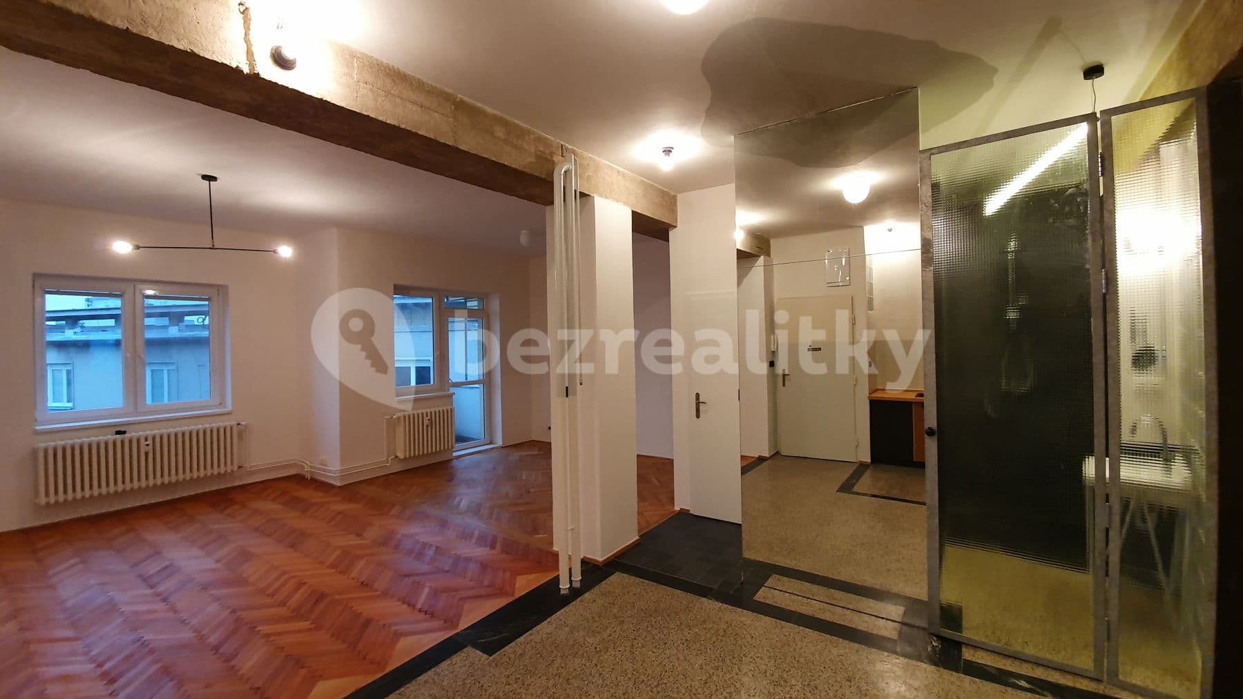 flat to rent, 70 m², Smetanovo nábřeží, Hradec Králové, Královéhradecký Region flat to rent, 70 m², Smetanovo nábřeží, Hradec Králové, Královéhradecký Region