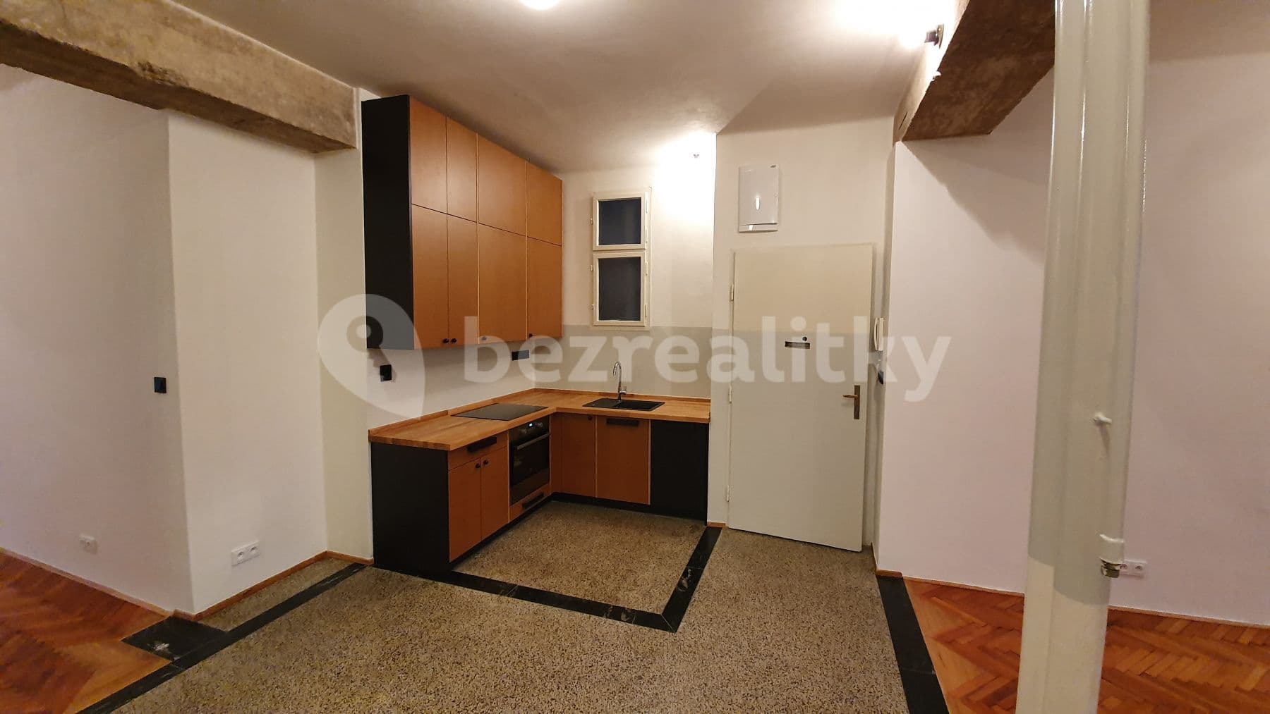 flat to rent, 70 m², Smetanovo nábřeží, Hradec Králové, Královéhradecký Region flat to rent, 70 m², Smetanovo nábřeží, Hradec Králové, Královéhradecký Region