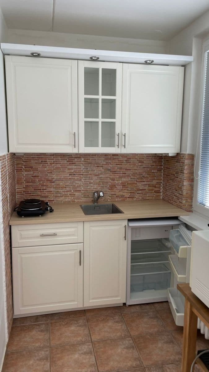 Studio flat to rent, 30 m², Květnového vítězství, Prague, Prague Studio flat to rent, 30 m², Květnového vítězství, Prague, Prague