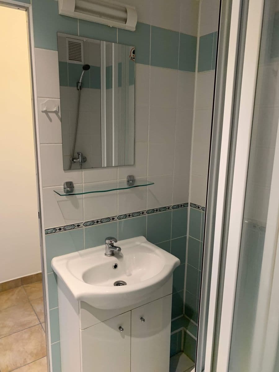 Small studio flat to rent, 20 m², Lomená, Karlovy Vary, Karlovarský Region Small studio flat to rent, 20 m², Lomená, Karlovy Vary, Karlovarský Region