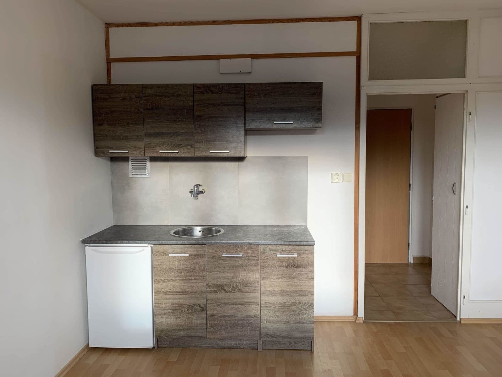 Small studio flat to rent, 20 m², Lomená, Karlovy Vary, Karlovarský Region Small studio flat to rent, 20 m², Lomená, Karlovy Vary, Karlovarský Region