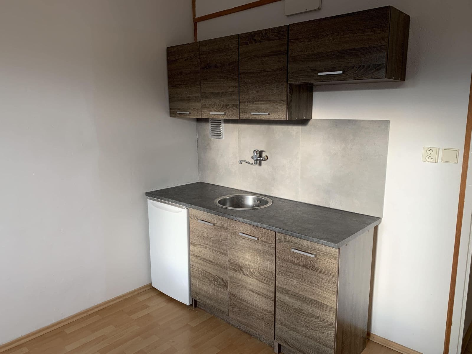 Small studio flat to rent, 20 m², Lomená, Karlovy Vary, Karlovarský Region Small studio flat to rent, 20 m², Lomená, Karlovy Vary, Karlovarský Region