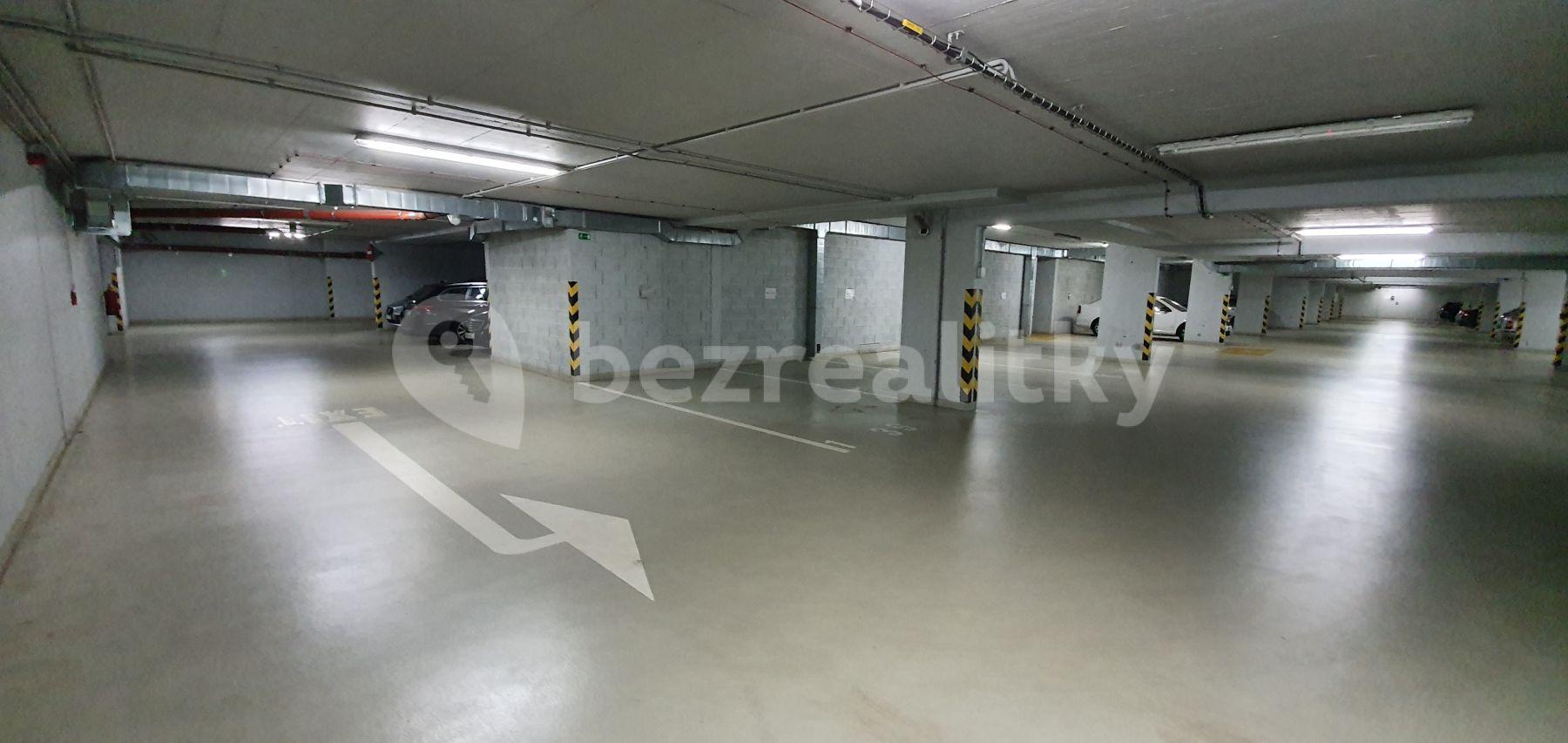 garage to rent, 12 m², Křižíkova, Prague, Prague