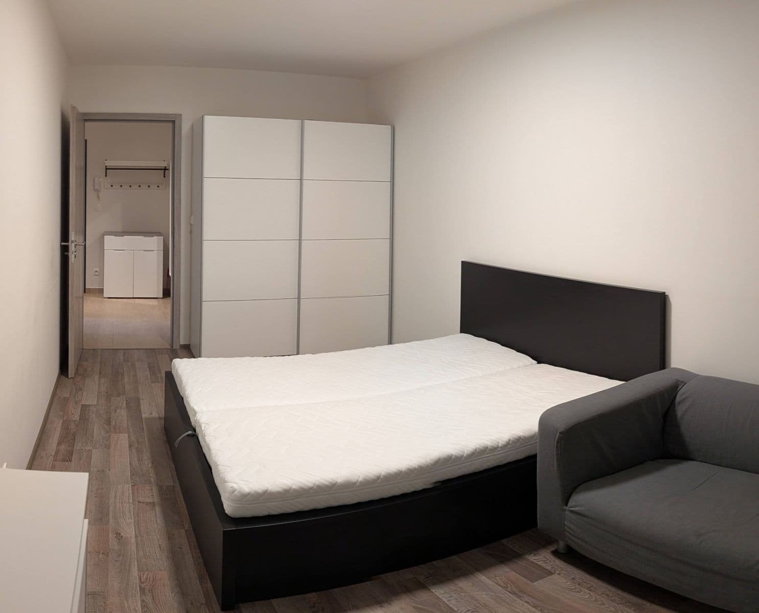 1 bedroom with open-plan kitchen flat to rent, 54 m², Moravcových, Prague, Prague 1 bedroom with open-plan kitchen flat to rent, 54 m², Moravcových, Prague, Prague