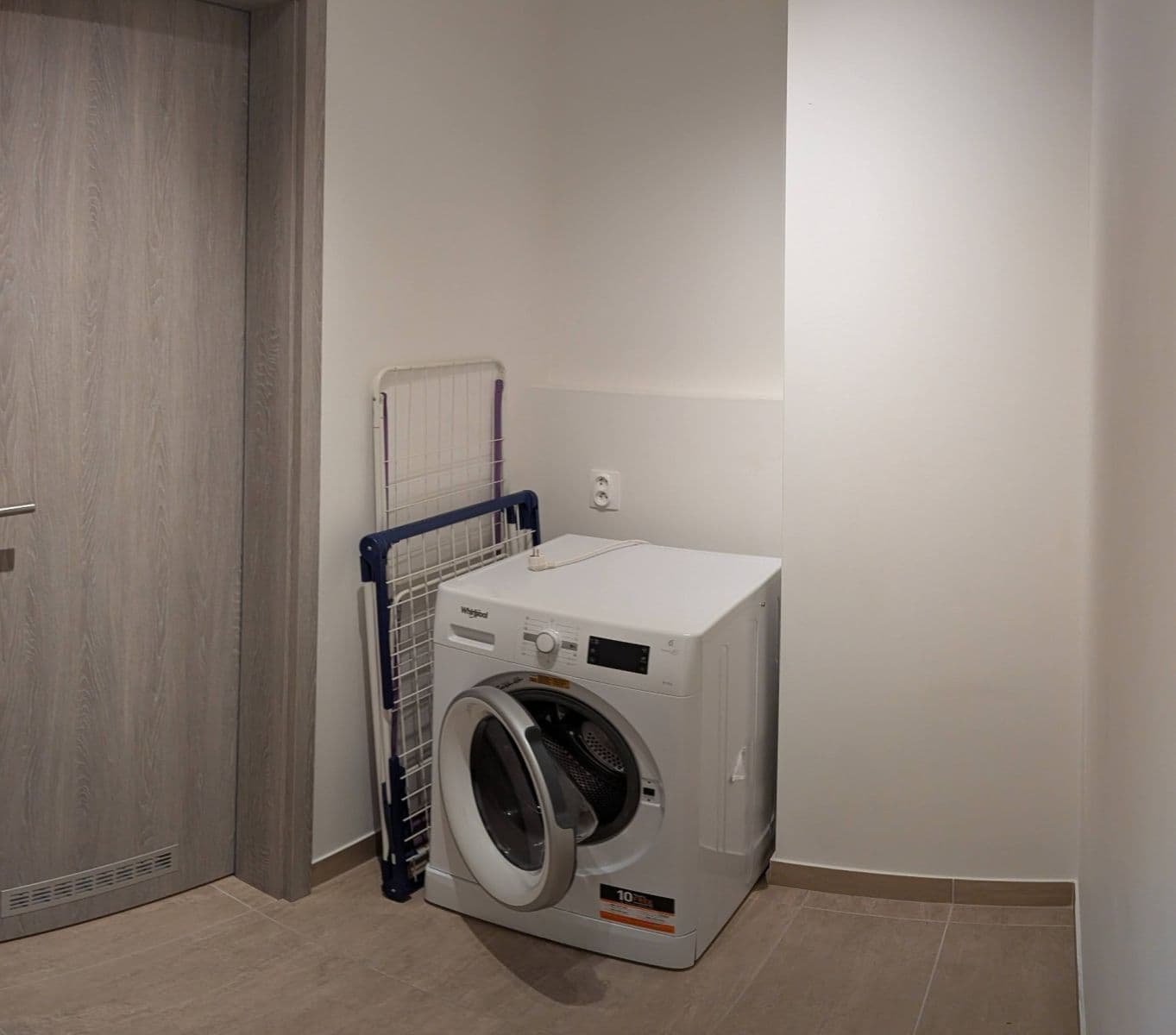 1 bedroom with open-plan kitchen flat to rent, 54 m², Moravcových, Prague, Prague 1 bedroom with open-plan kitchen flat to rent, 54 m², Moravcových, Prague, Prague