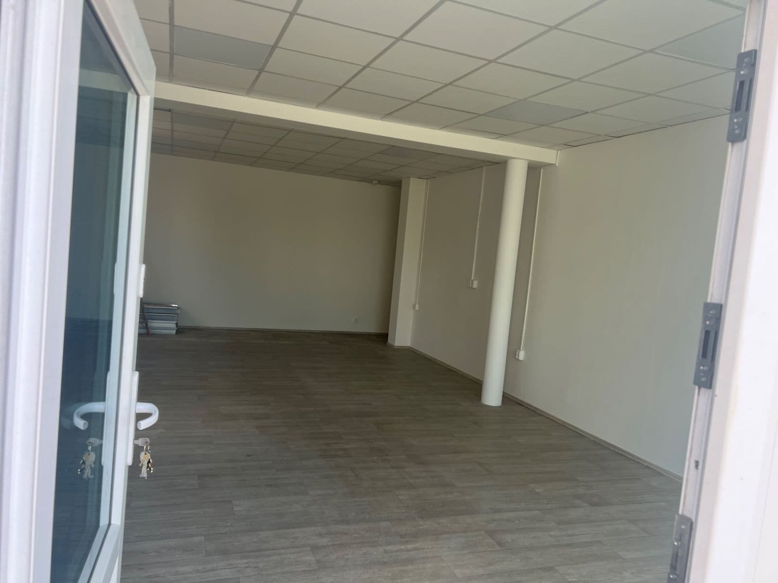 non-residential property to rent, 49 m², Na Ochoze, Jesenice, Středočeský Region non-residential property to rent, 49 m², Na Ochoze, Jesenice, Středočeský Region