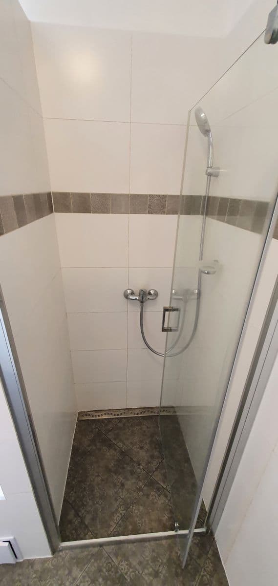 2 bedroom with open-plan kitchen flat to rent, 76 m², Na Hlinách, Prague, Prague 2 bedroom with open-plan kitchen flat to rent, 76 m², Na Hlinách, Prague, Prague