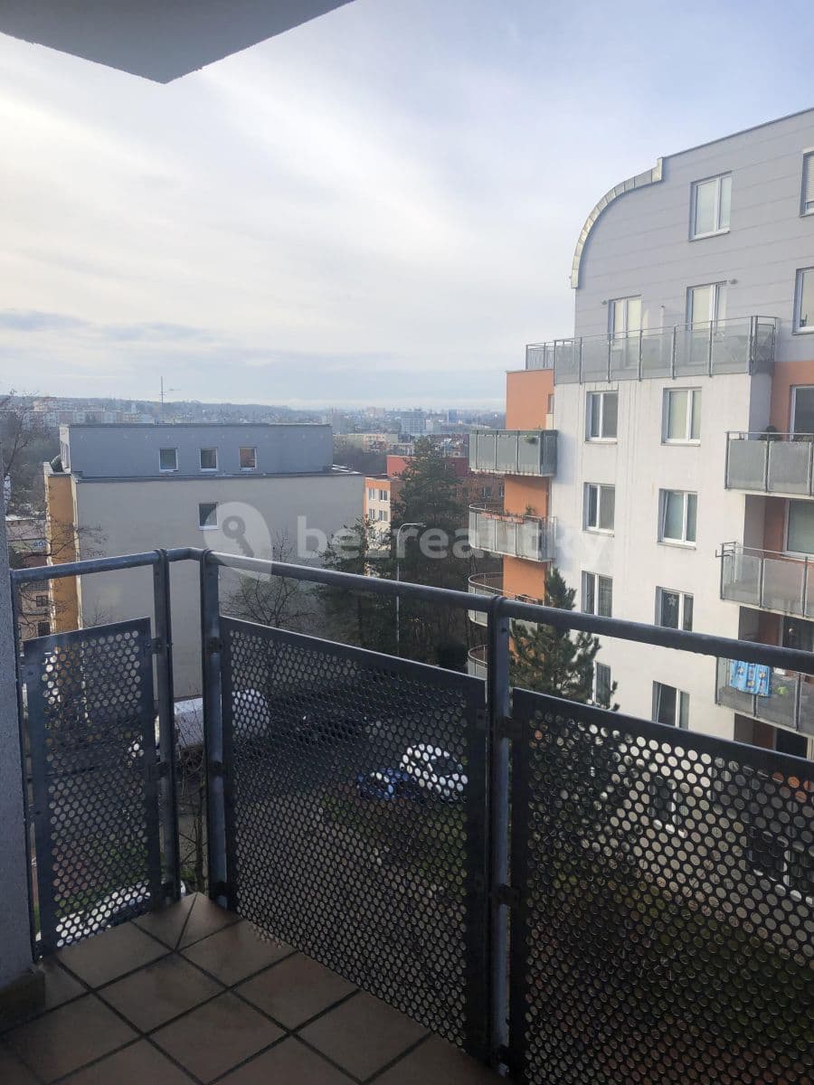 Studio flat to rent, 33 m², Ve Slatinách, Prague, Prague Studio flat to rent, 33 m², Ve Slatinách, Prague, Prague