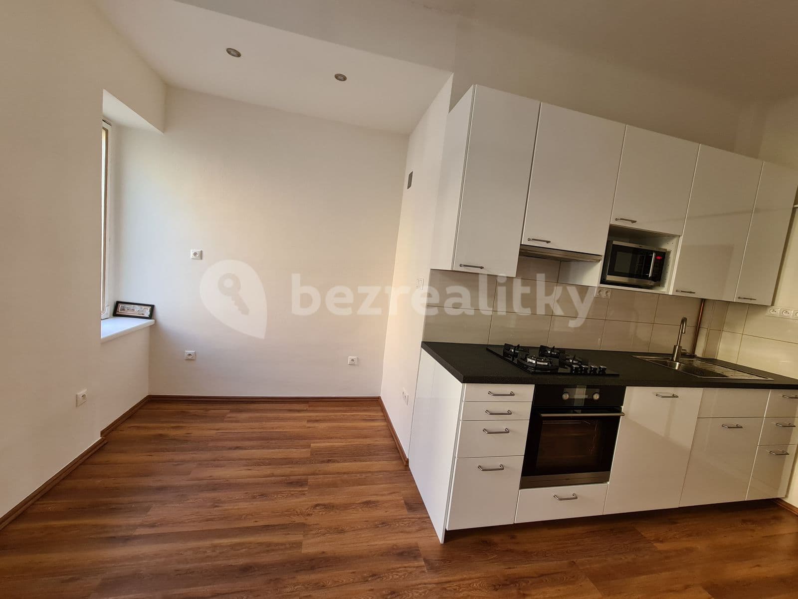 1 bedroom with open-plan kitchen flat to rent, 53 m², Víta Nejedlého, Prague, Prague 1 bedroom with open-plan kitchen flat to rent, 53 m², Víta Nejedlého, Prague, Prague