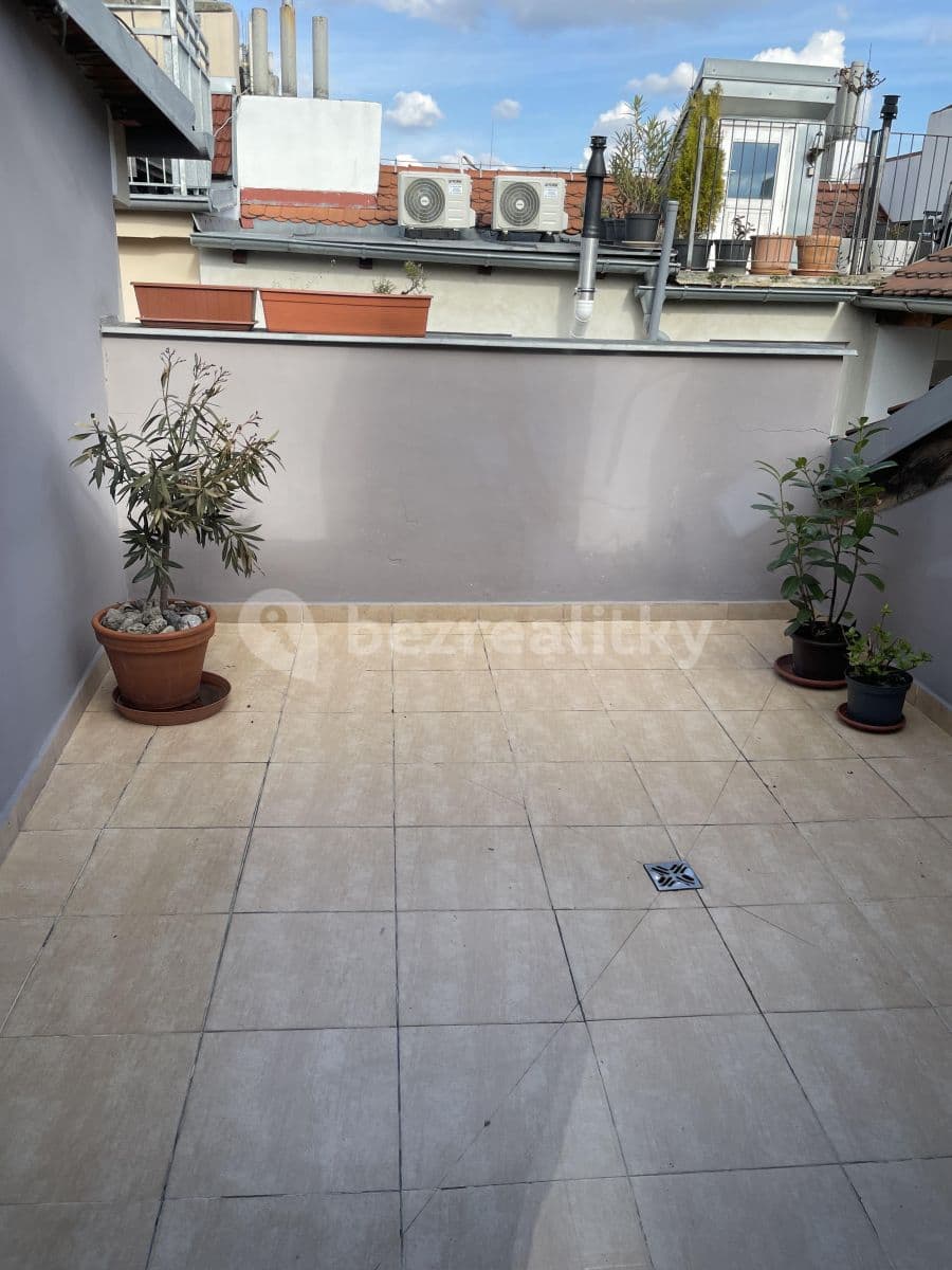1 bedroom with open-plan kitchen flat to rent, 54 m², Grafická, Prague, Prague 1 bedroom with open-plan kitchen flat to rent, 54 m², Grafická, Prague, Prague
