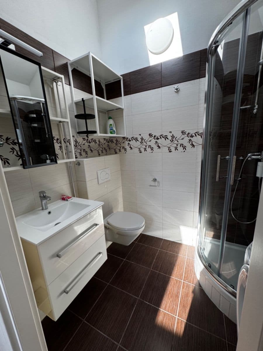1 bedroom with open-plan kitchen flat to rent, 54 m², Grafická, Prague, Prague 1 bedroom with open-plan kitchen flat to rent, 54 m², Grafická, Prague, Prague