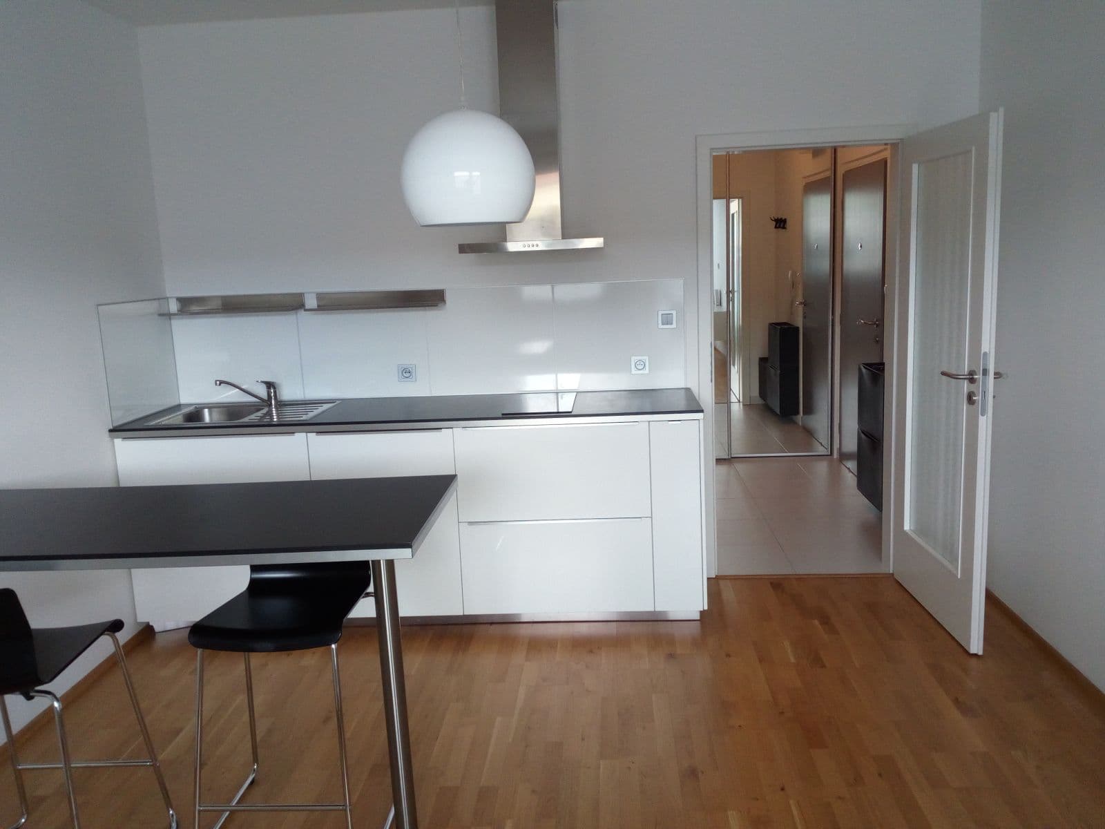 Studio flat to rent, 28 m², U Svobodárny, Prague, Prague Studio flat to rent, 28 m², U Svobodárny, Prague, Prague