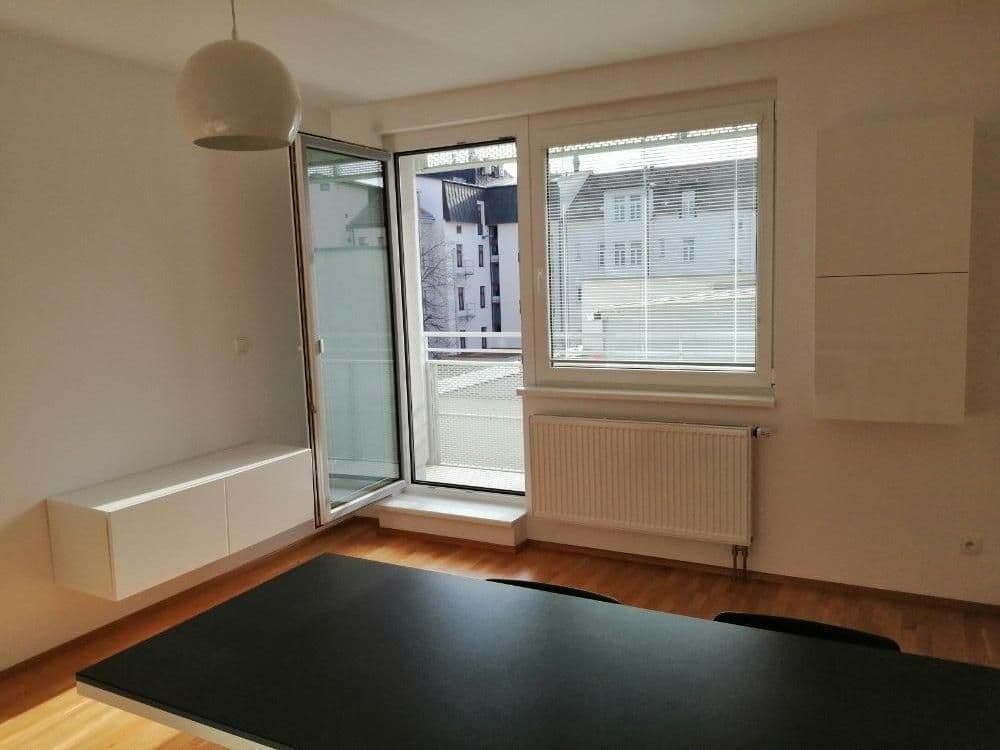 Studio flat to rent, 28 m², U Svobodárny, Prague, Prague Studio flat to rent, 28 m², U Svobodárny, Prague, Prague