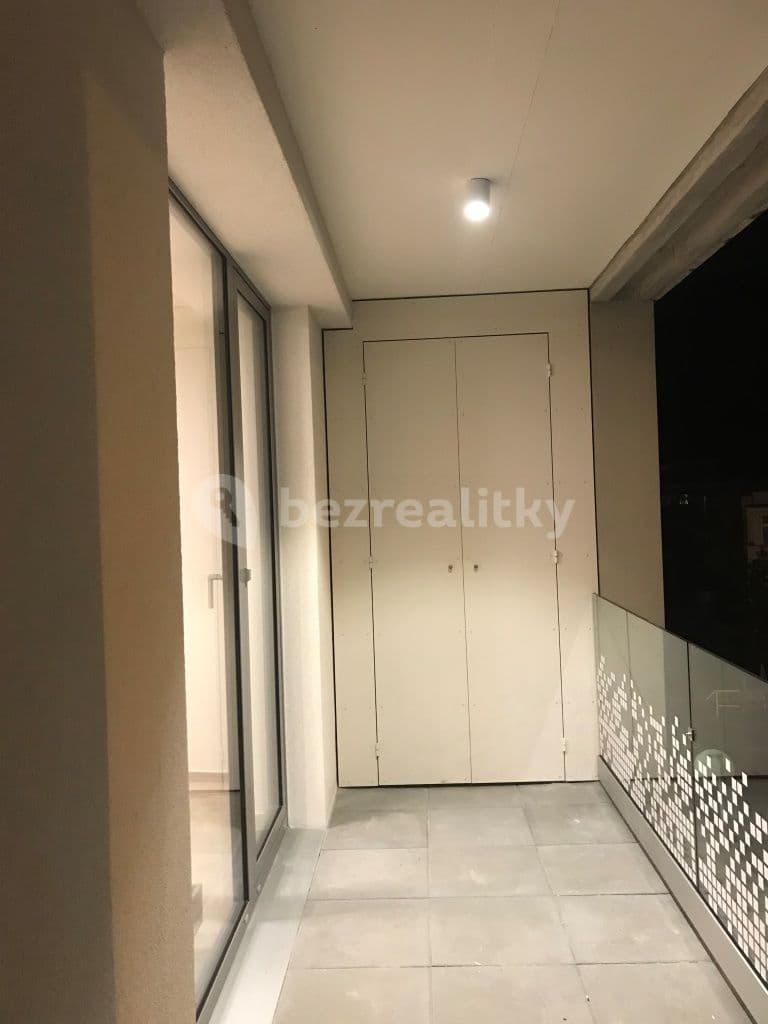 1 bedroom with open-plan kitchen flat to rent, 49 m², Prachnerova, Prague, Prague 1 bedroom with open-plan kitchen flat to rent, 49 m², Prachnerova, Prague, Prague