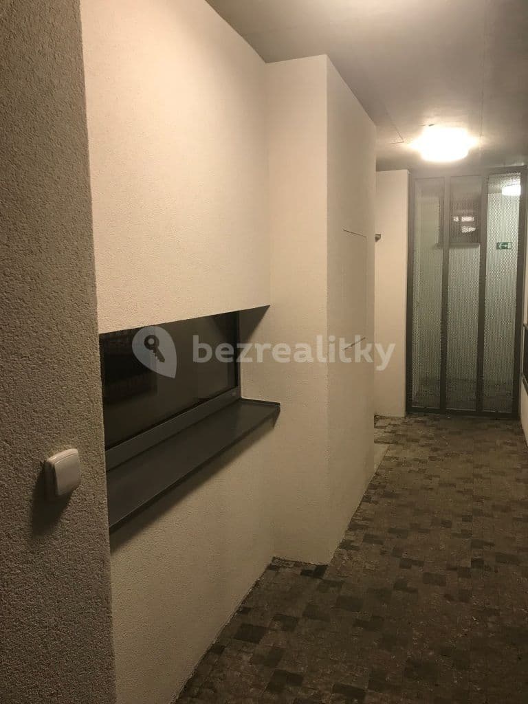 1 bedroom with open-plan kitchen flat to rent, 49 m², Prachnerova, Prague, Prague 1 bedroom with open-plan kitchen flat to rent, 49 m², Prachnerova, Prague, Prague