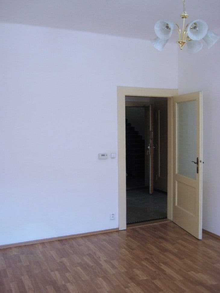 1 bedroom with open-plan kitchen flat to rent, 45 m², Bulharská, Prague, Prague 1 bedroom with open-plan kitchen flat to rent, 45 m², Bulharská, Prague, Prague