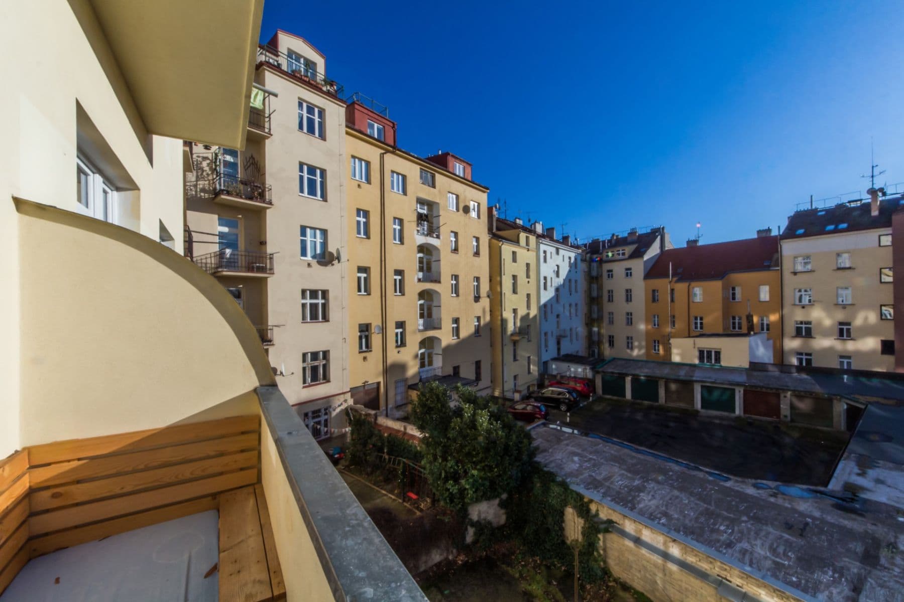 1 bedroom with open-plan kitchen flat to rent, 45 m², Bulharská, Prague, Prague 1 bedroom with open-plan kitchen flat to rent, 45 m², Bulharská, Prague, Prague