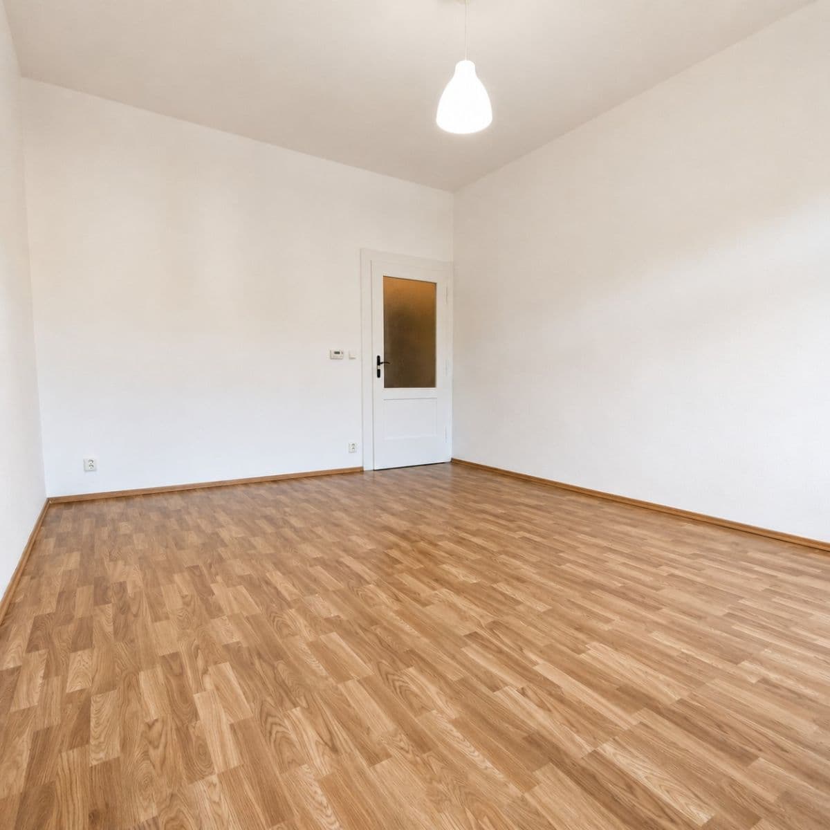 1 bedroom with open-plan kitchen flat to rent, 45 m², Bulharská, Prague, Prague 1 bedroom with open-plan kitchen flat to rent, 45 m², Bulharská, Prague, Prague