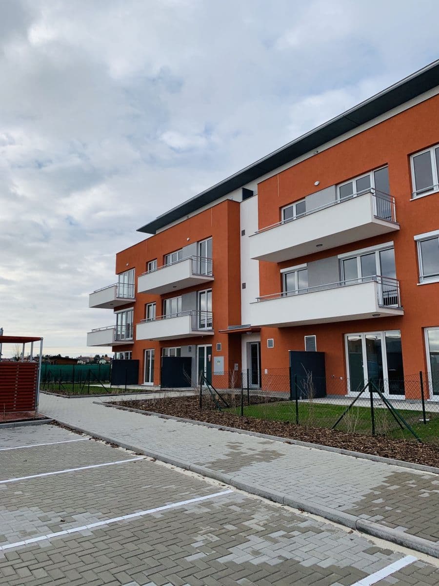 Studio flat to rent, 38 m², Chorošová, Prague, Prague Studio flat to rent, 38 m², Chorošová, Prague, Prague