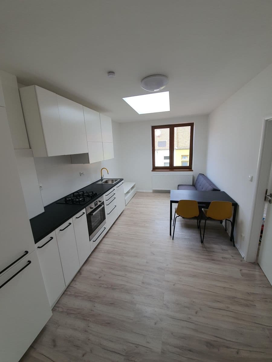 1 bedroom with open-plan kitchen flat to rent, 33 m², Boženy Němcové, Brno, Jihomoravský Region 1 bedroom with open-plan kitchen flat to rent, 33 m², Boženy Němcové, Brno, Jihomoravský Region