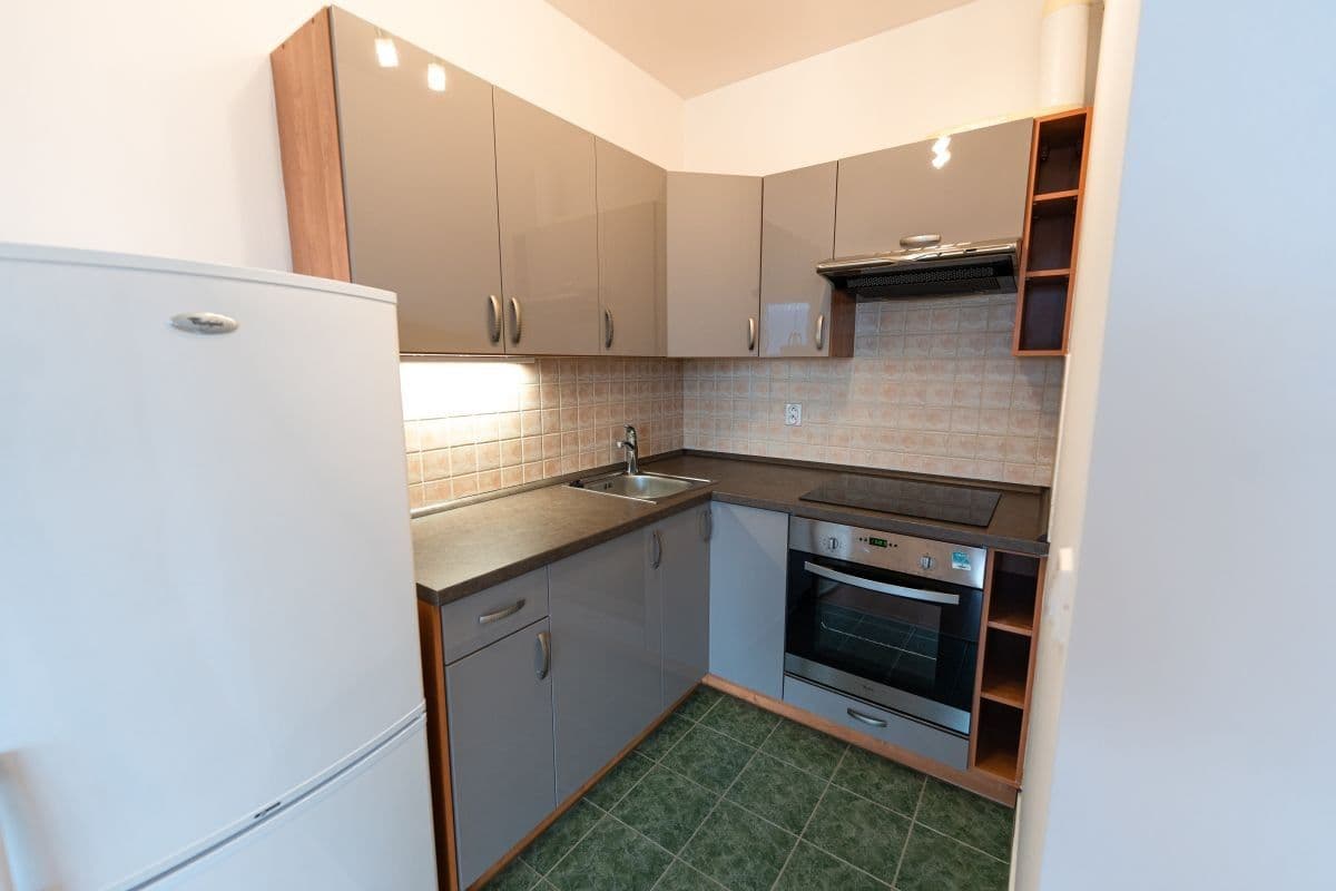 Studio flat to rent, 37 m², Přeučilova, Prague, Prague Studio flat to rent, 37 m², Přeučilova, Prague, Prague