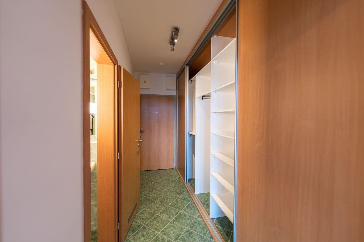 Studio flat to rent, 37 m², Přeučilova, Prague, Prague Studio flat to rent, 37 m², Přeučilova, Prague, Prague