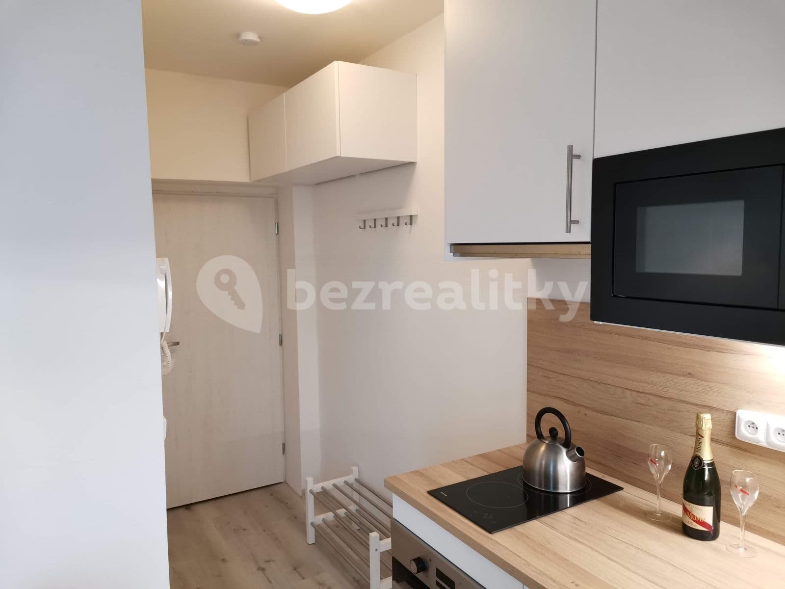 Studio flat to rent, 30 m², Slámova, Brno, Jihomoravský Region Studio flat to rent, 30 m², Slámova, Brno, Jihomoravský Region