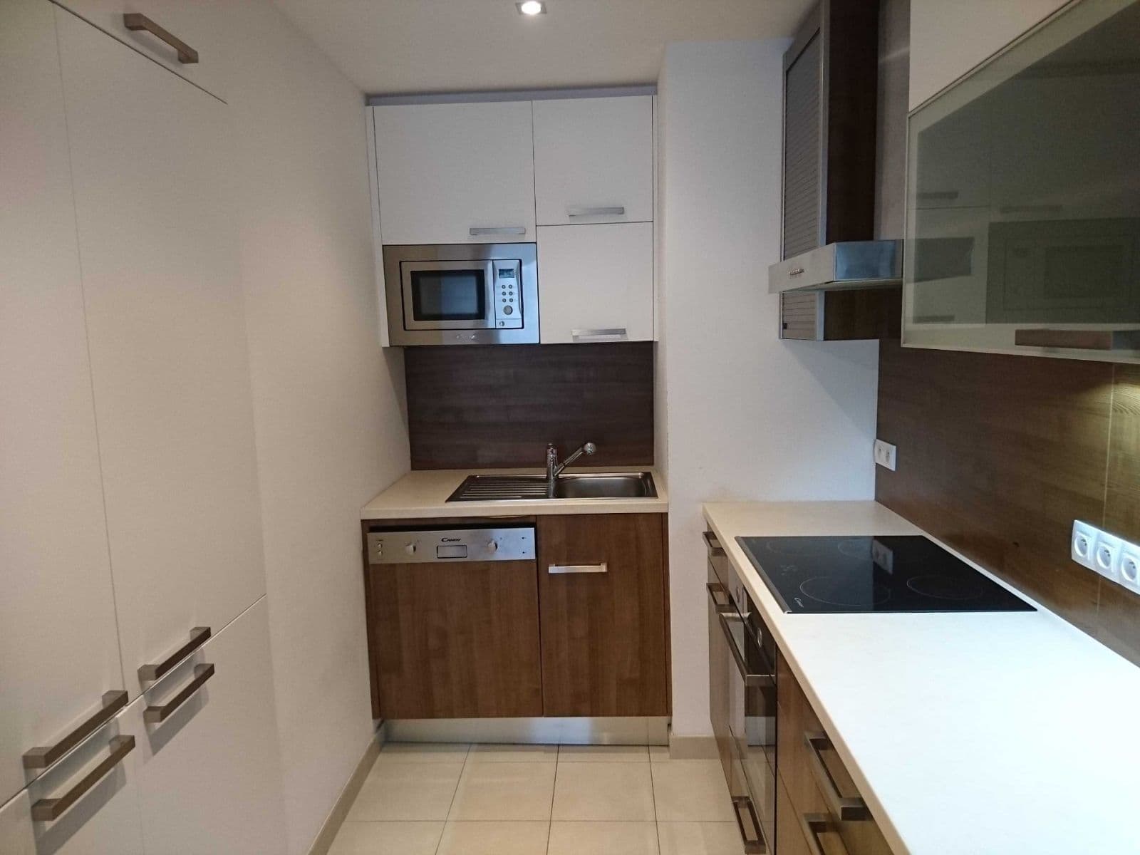 2 bedroom with open-plan kitchen flat to rent, 79 m², Bermanova, Prague, Prague 2 bedroom with open-plan kitchen flat to rent, 79 m², Bermanova, Prague, Prague