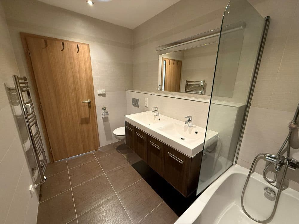 2 bedroom with open-plan kitchen flat to rent, 79 m², Bermanova, Prague, Prague 2 bedroom with open-plan kitchen flat to rent, 79 m², Bermanova, Prague, Prague